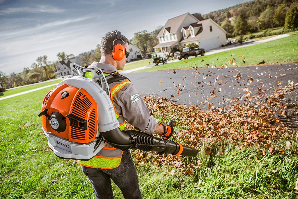 STIHL BR 700 Gas Backpack Blower 196 MPH 35N Commercial Leaf Blower