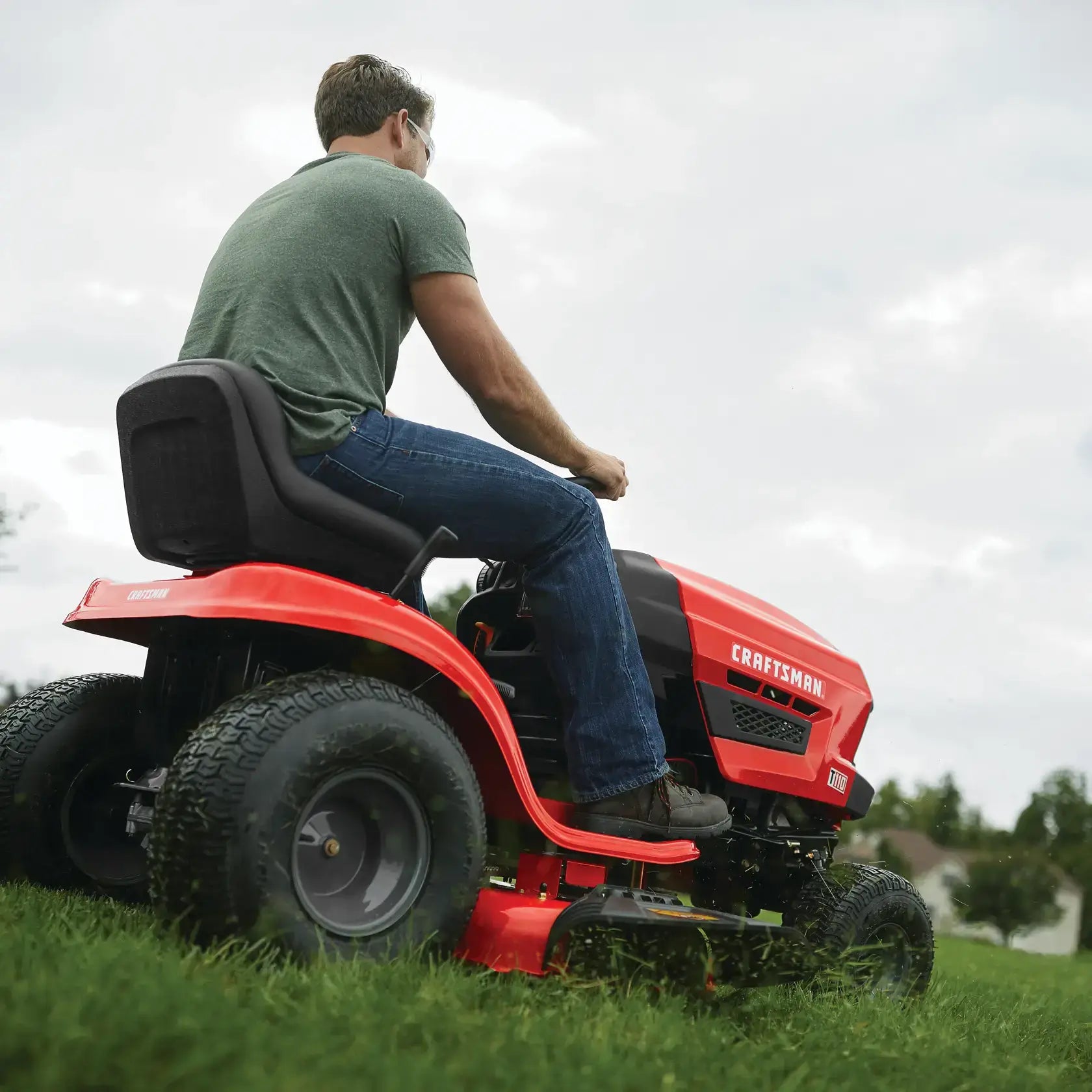 CRAFTSMAN 42″ Gas Riding Lawn Mower 17.5 HP Briggs & Stratton Engine 7-Speed Transmission