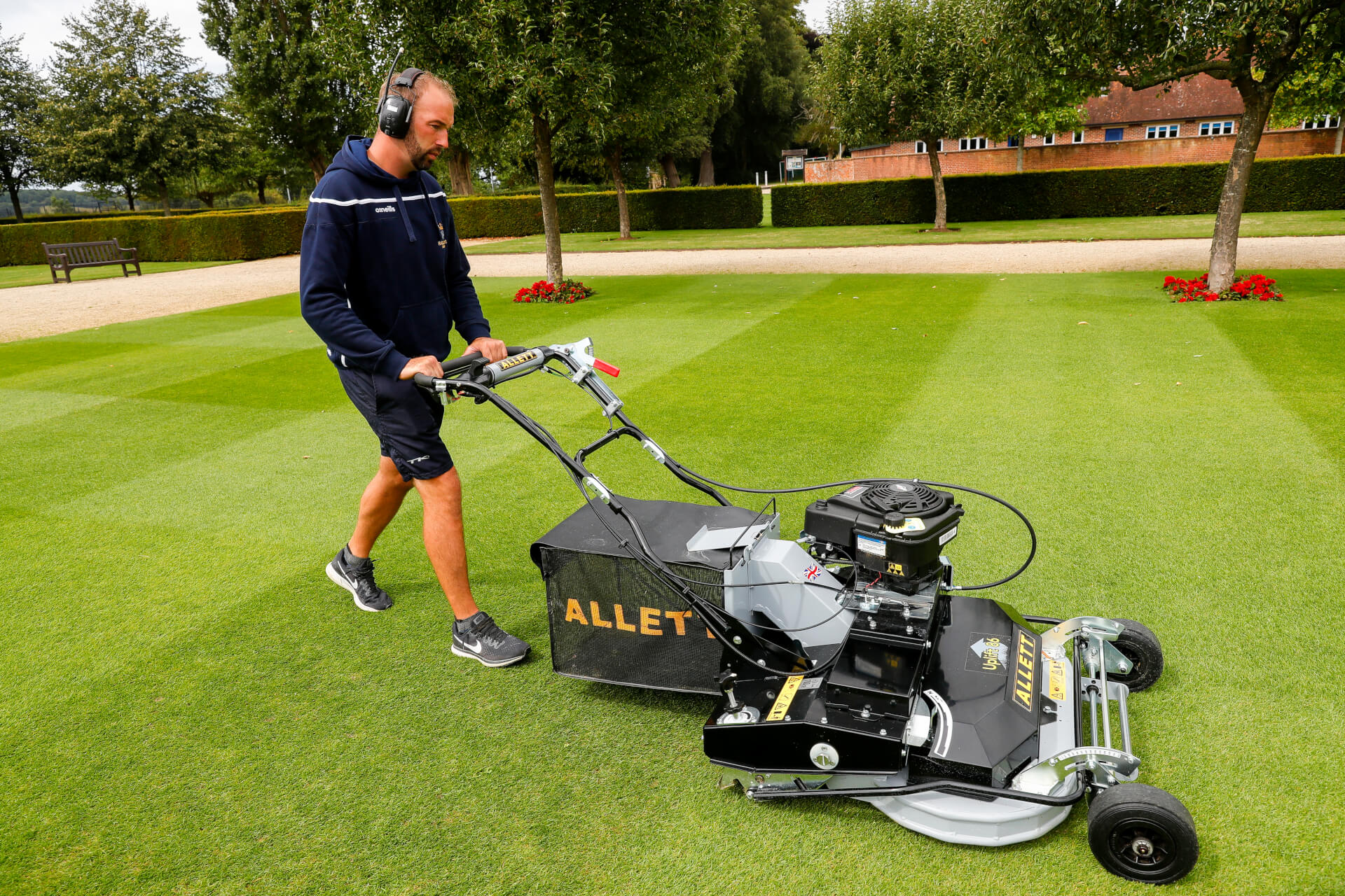 Allett Uplift 86 34-Inch Gas Stadium Rotary Lawn Mower Twin Blade Roller Mower 223cc