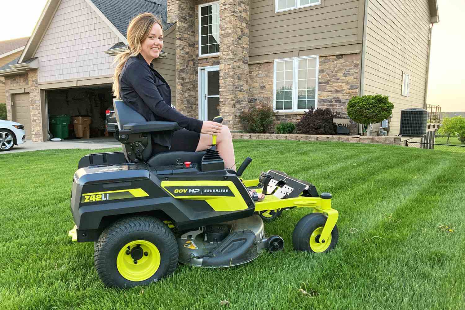 RYOBI 48V 42 Inch Zero Turn Electric Mower 75Ah Battery Brushless Motor 2.5 Acres Runtime