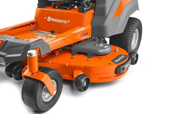 Husqvarna Z254F Zero Turn Lawn Mower 24 HP Kawasaki Engine 54 Inch ClearCut Deck