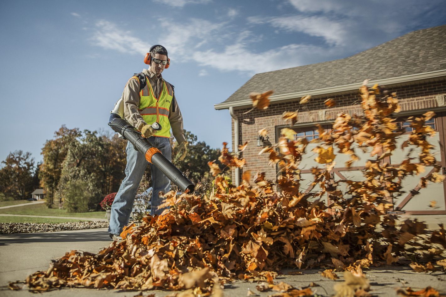 STIHL BR 700 Gas Backpack Blower 196 MPH 35N Commercial Leaf Blower